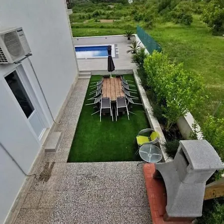 Pitunitum With Private Heated Pool