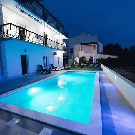 Вилла Pitunitum With Private Heated Pool *