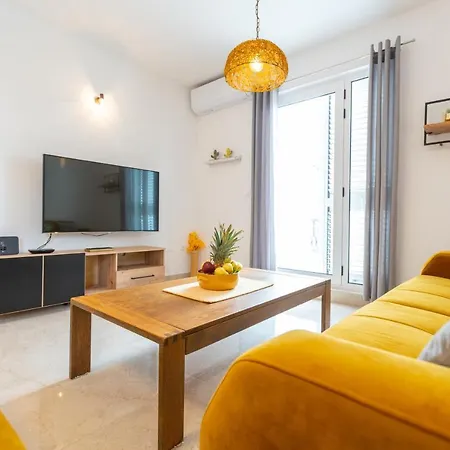 Villa Pitunitum With Private Heated Pool