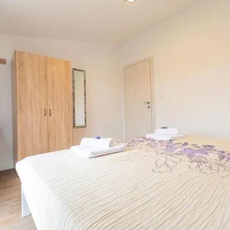 Pitunitum With Private Heated Pool