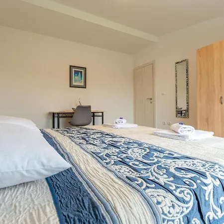 Pitunitum With Private Heated Pool Villa