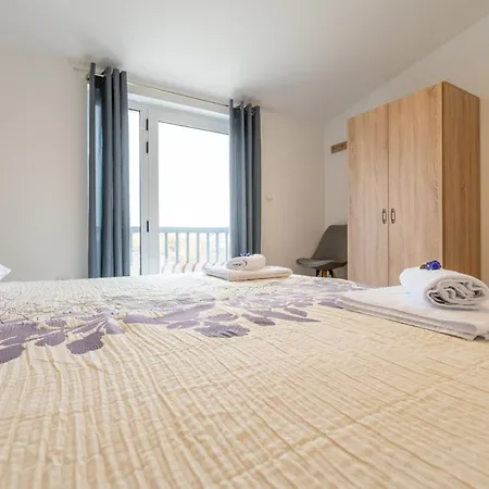 Pitunitum With Private Heated Pool *